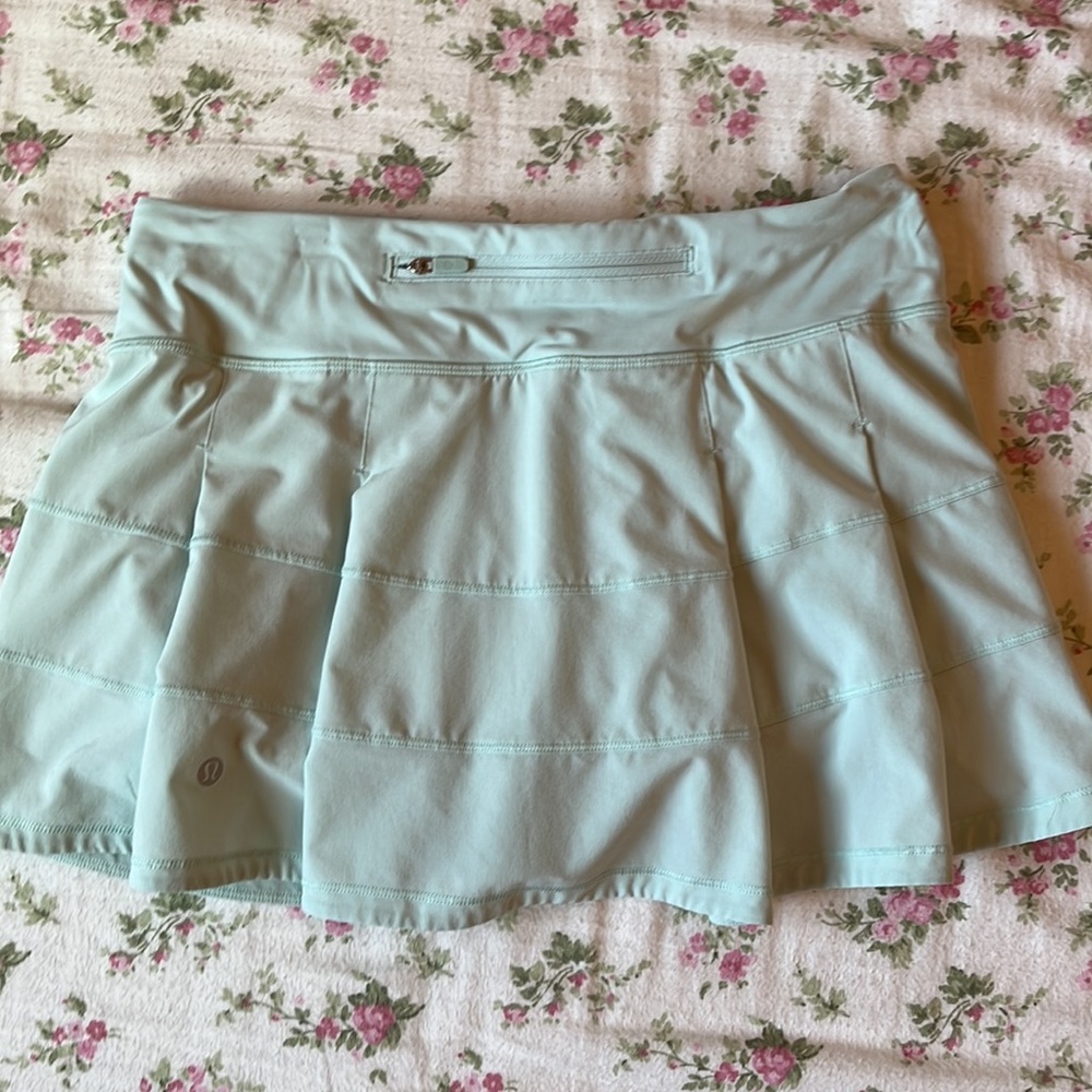 Lululemon pace rival skirt